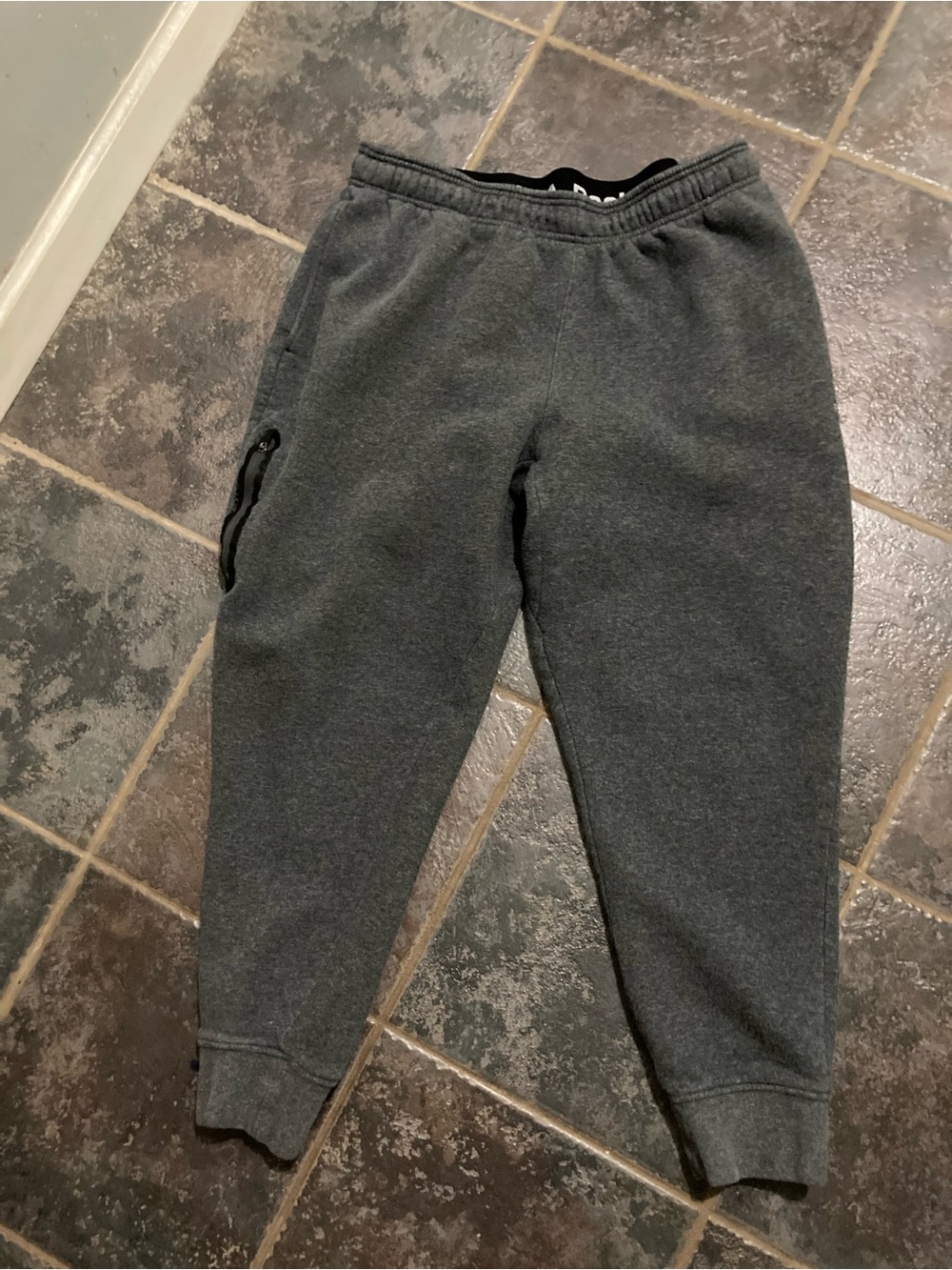 Reebok Delta Jogger Fleece Dark Grey Sweatpants Men’s Size XL